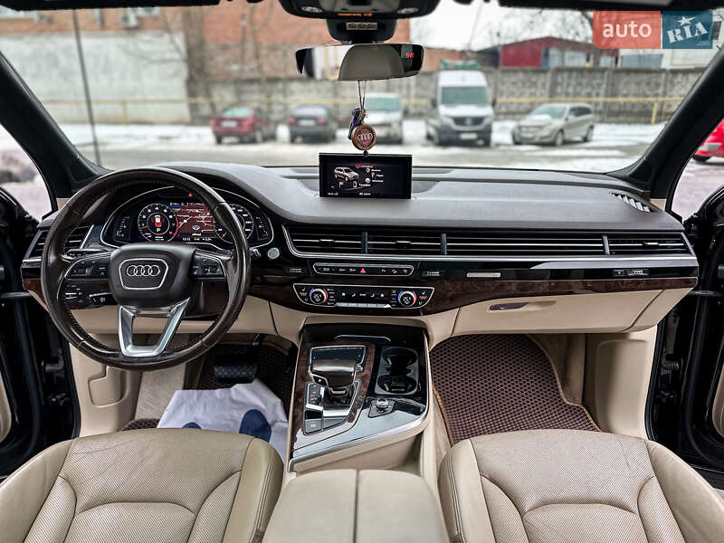 Внедорожник / Кроссовер Audi Q7 2016 в Хмельницком