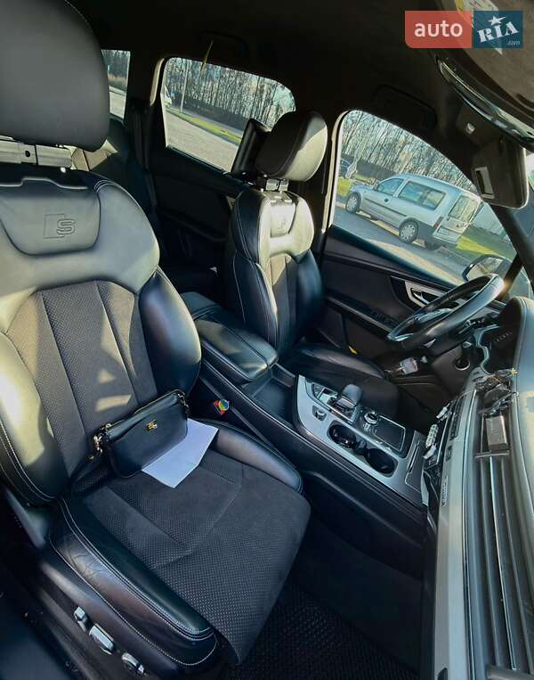 Внедорожник / Кроссовер Audi Q7 2017 в Дубно