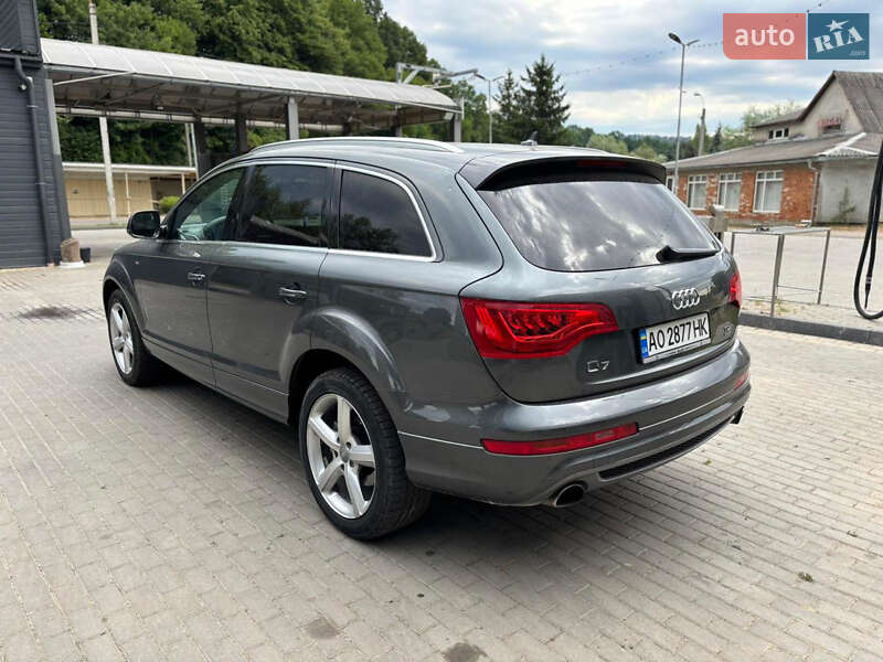 Позашляховик / Кросовер Audi Q7 2014 в Тячеві