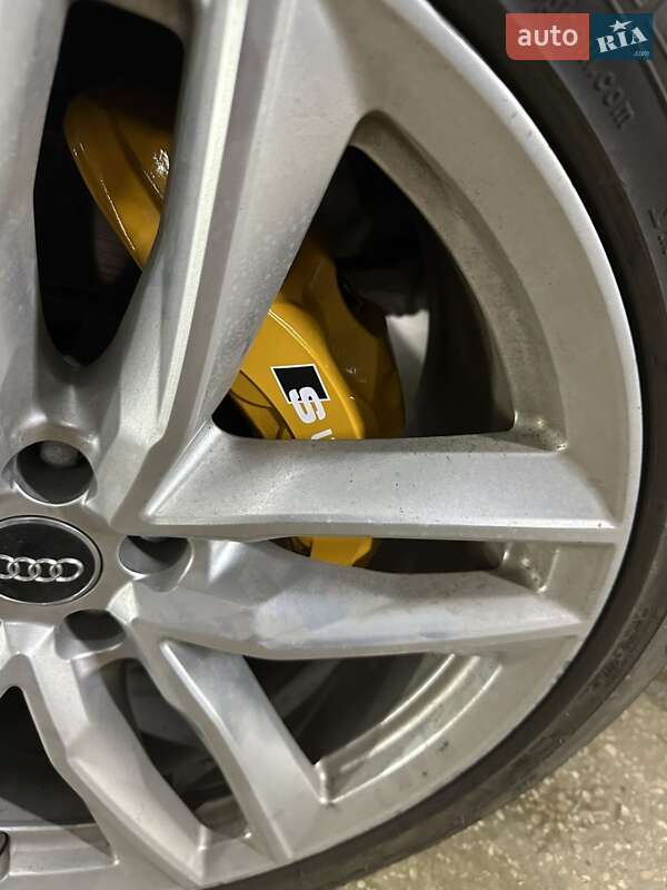 Внедорожник / Кроссовер Audi Q7 2016 в Звягеле