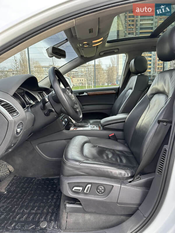 Внедорожник / Кроссовер Audi Q7 2014 в Киеве