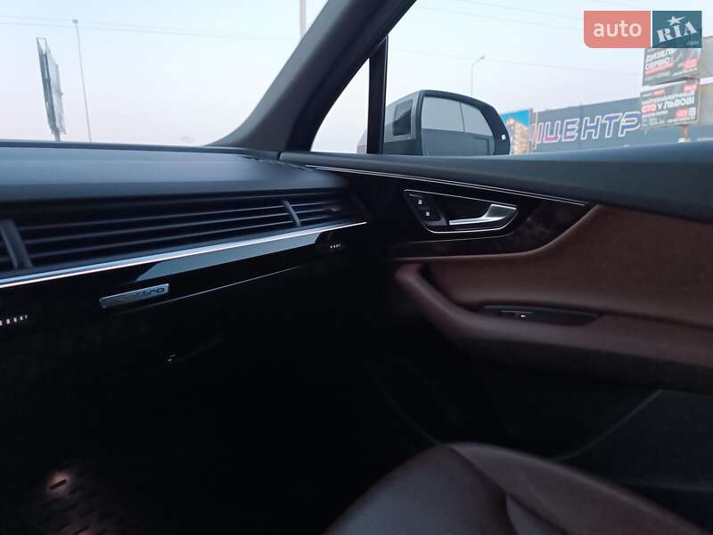 Внедорожник / Кроссовер Audi Q7 2017 в Львове