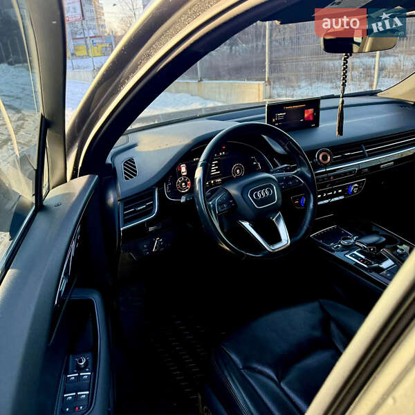 Внедорожник / Кроссовер Audi Q7 2016 в Сумах