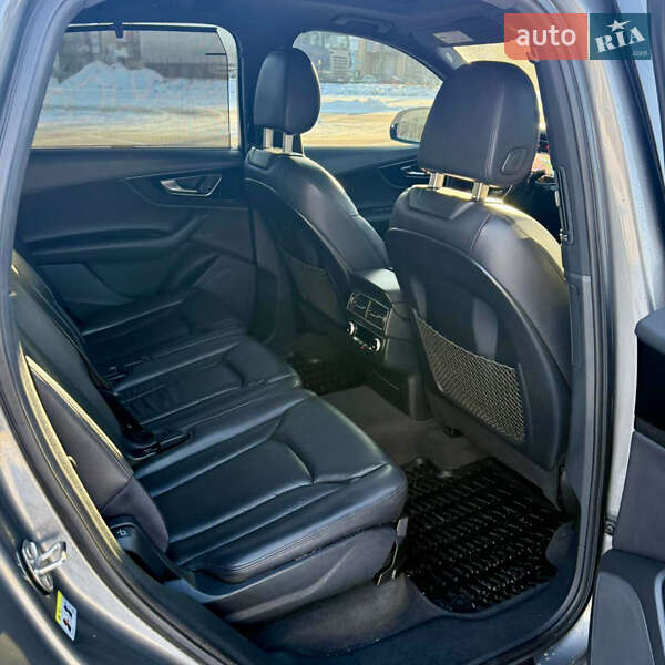 Внедорожник / Кроссовер Audi Q7 2016 в Сумах