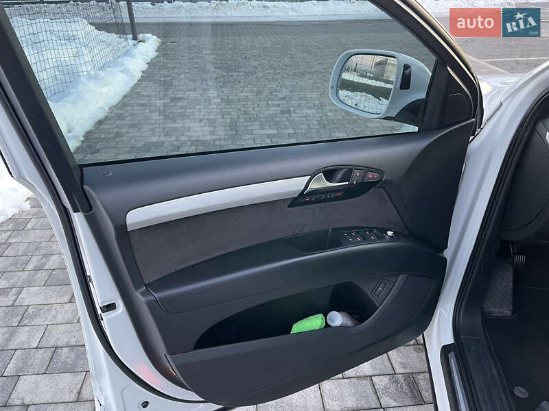 Внедорожник / Кроссовер Audi Q7 2012 в Мукачево