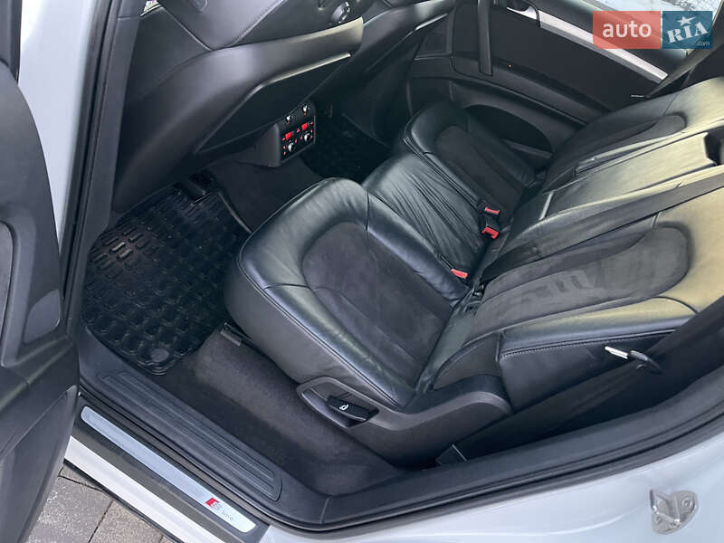 Внедорожник / Кроссовер Audi Q7 2012 в Мукачево