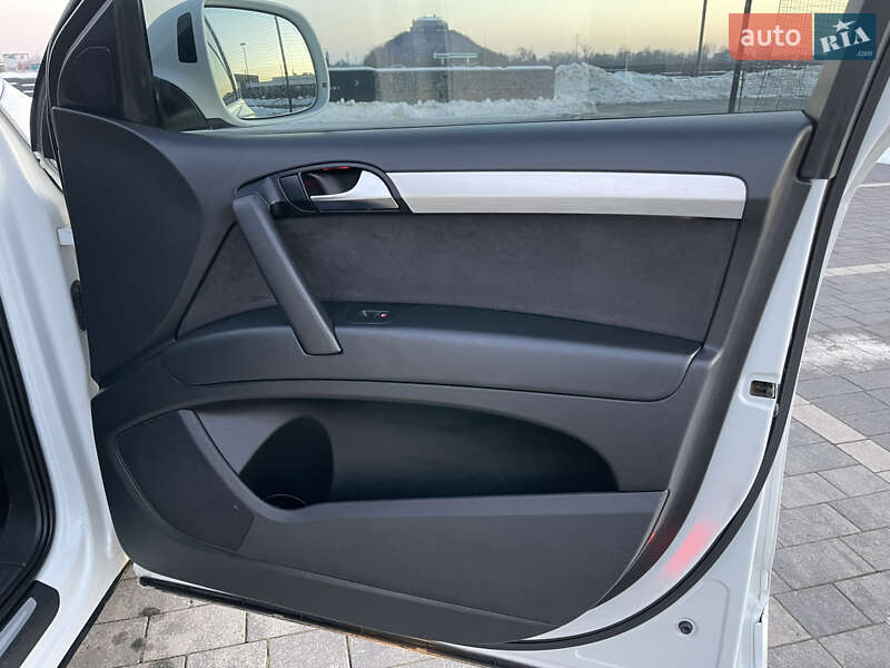 Внедорожник / Кроссовер Audi Q7 2012 в Мукачево