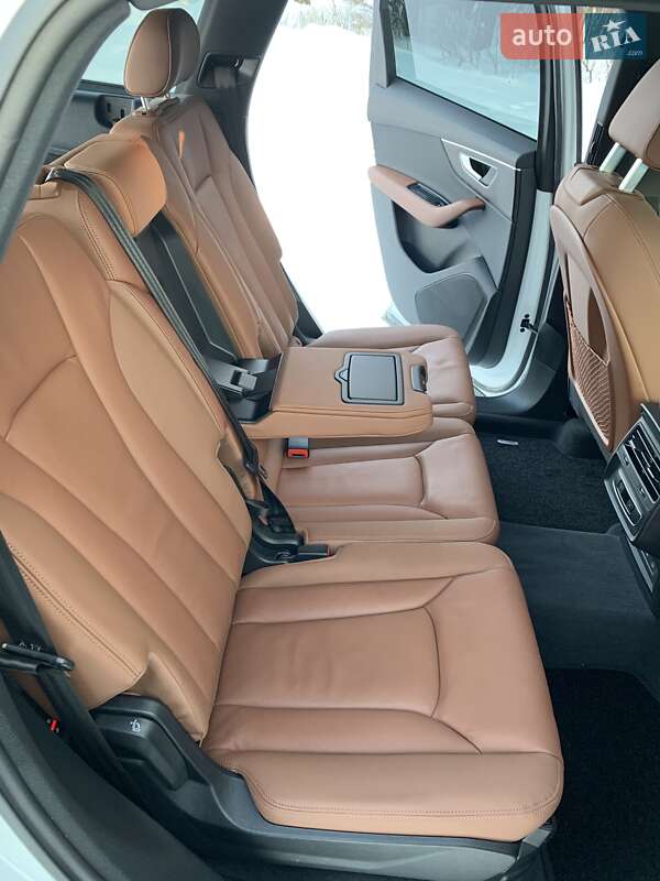 Позашляховик / Кросовер Audi Q7 2023 в Рівному