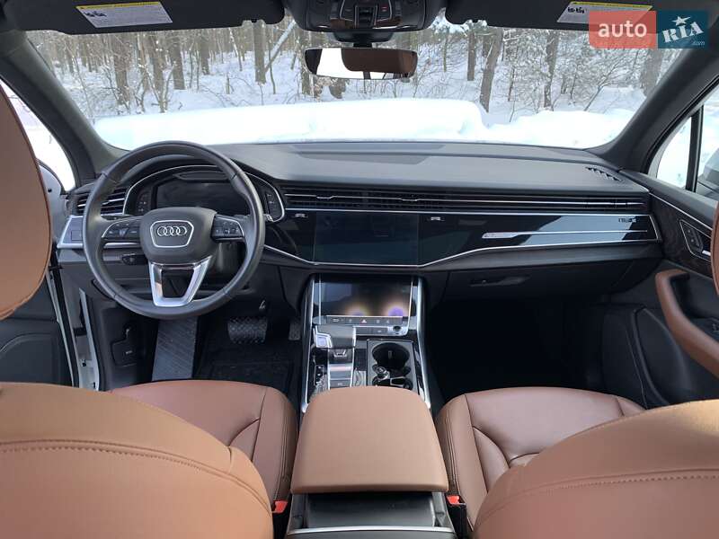 Позашляховик / Кросовер Audi Q7 2023 в Рівному