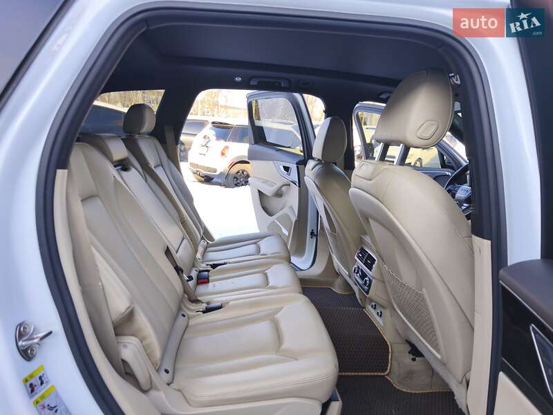 Позашляховик / Кросовер Audi Q7 2018 в Дніпрі