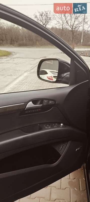 Внедорожник / Кроссовер Audi Q7 2015 в Новоднестровске