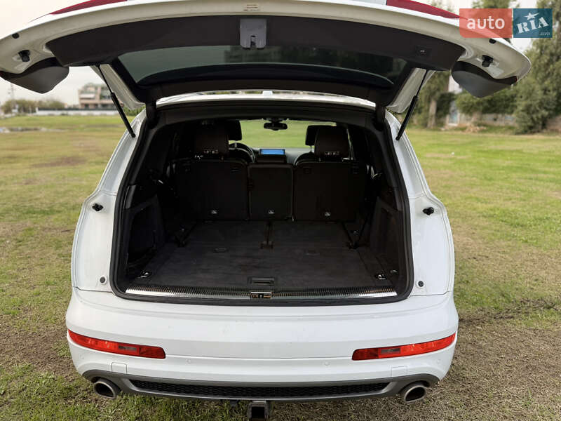 Позашляховик / Кросовер Audi Q7 2014 в Самборі