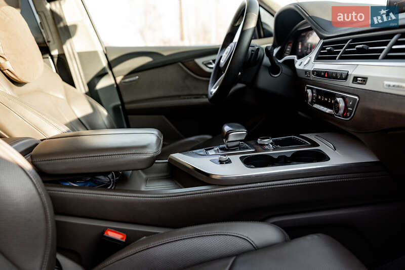 Внедорожник / Кроссовер Audi Q7 2016 в Житомире