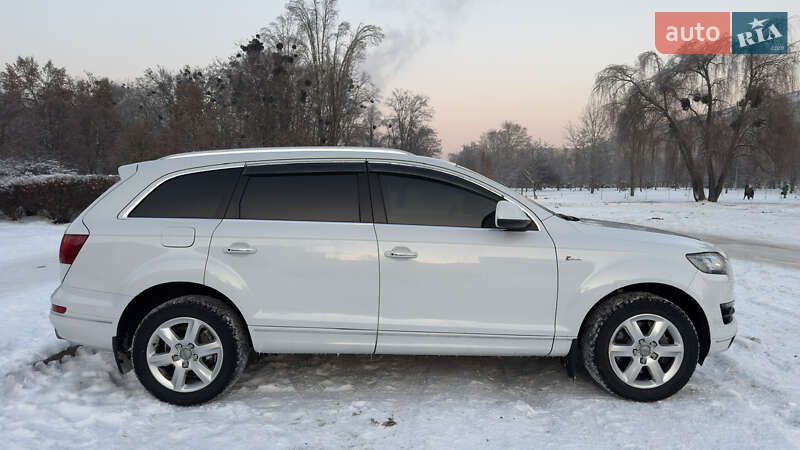 Внедорожник / Кроссовер Audi Q7 2015 в Киеве