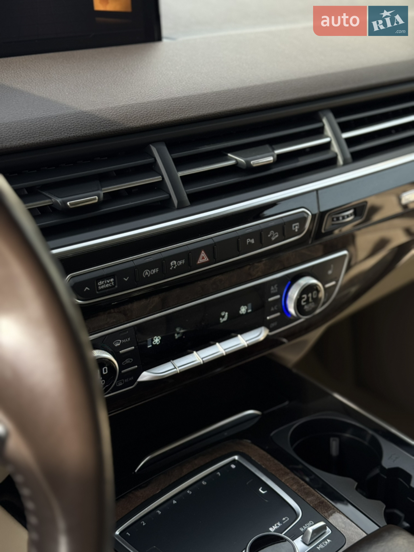 2016 Audi Q7 - мініатюра 16