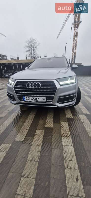 Внедорожник / Кроссовер Audi Q7 2015 в Тячеве фото 4 Внедорожник / Кроссовер Audi Q7 2015 в Тячеве