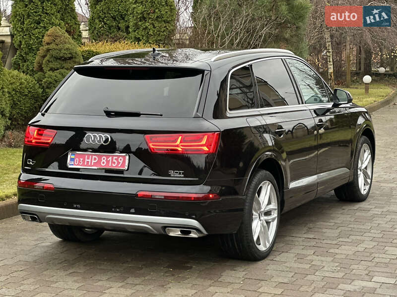 Внедорожник / Кроссовер Audi Q7 2017 в Сарнах