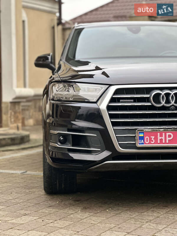 Внедорожник / Кроссовер Audi Q7 2017 в Сарнах