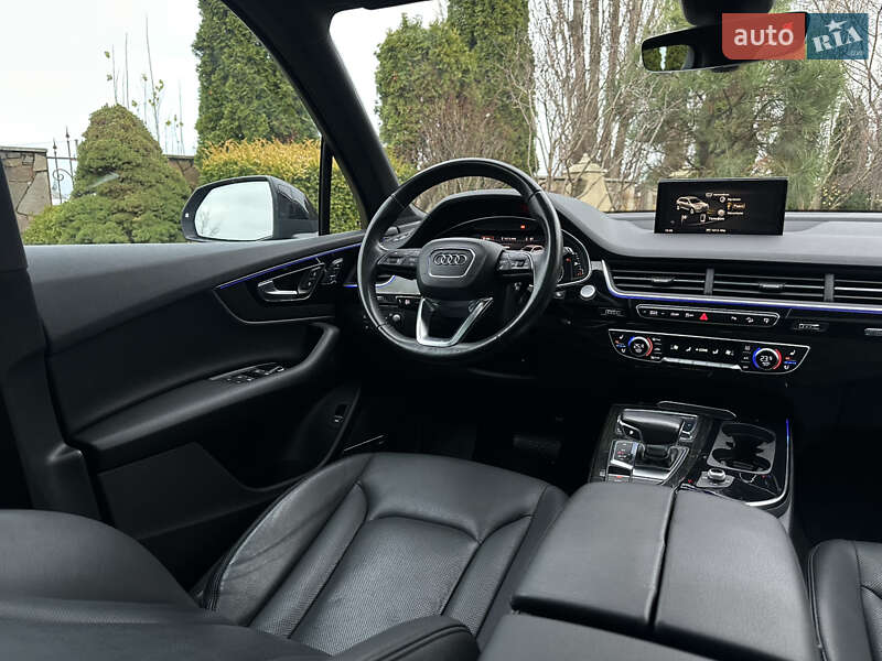 Внедорожник / Кроссовер Audi Q7 2017 в Сарнах