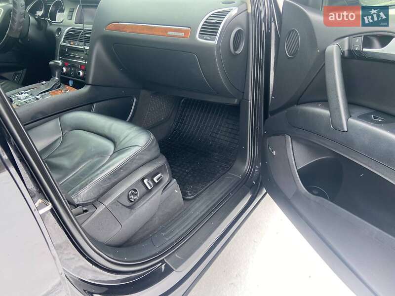 Внедорожник / Кроссовер Audi Q7 2014 в Ровно