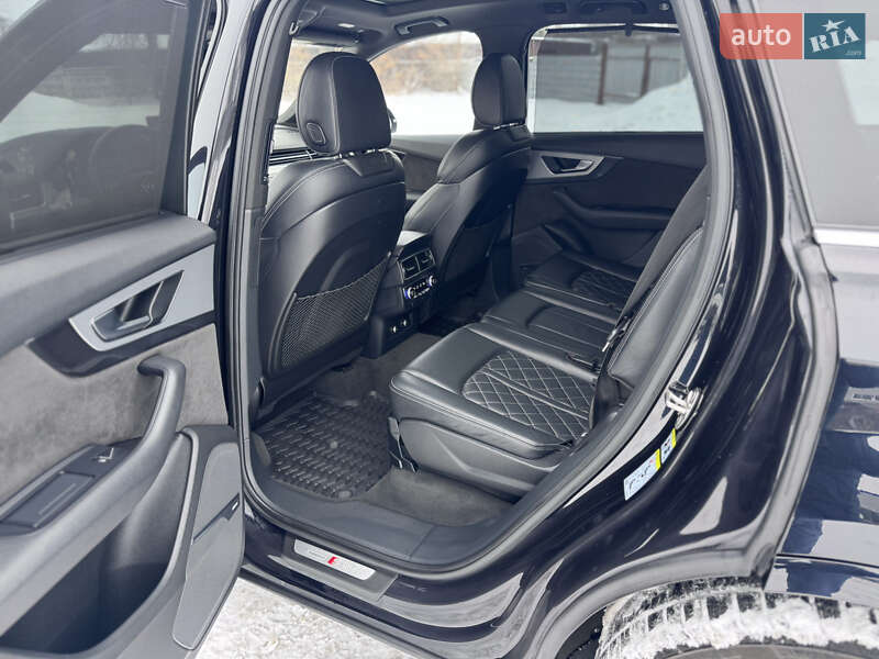 Позашляховик / Кросовер Audi Q7 2017 в Рівному фото 29 Позашляховик / Кросовер Audi Q7 2017 в Рівному