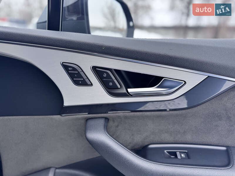 Позашляховик / Кросовер Audi Q7 2017 в Рівному фото 46 Позашляховик / Кросовер Audi Q7 2017 в Рівному