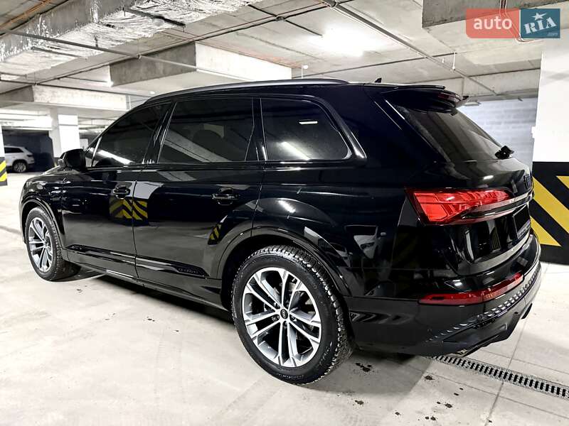 Позашляховик / Кросовер Audi Q7 2025 в Дніпрі