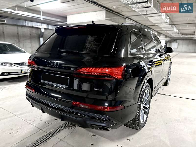 Позашляховик / Кросовер Audi Q7 2025 в Дніпрі