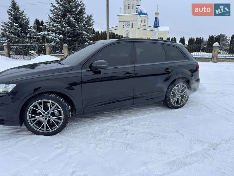 Позашляховик / Кросовер Audi Q7 2016 в Костопілі