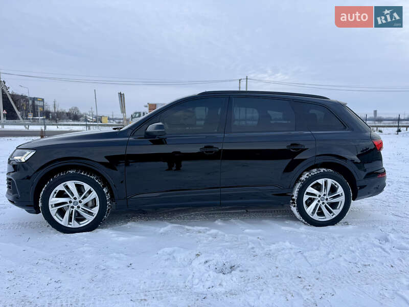 Позашляховик / Кросовер Audi Q7 2020 в Києві