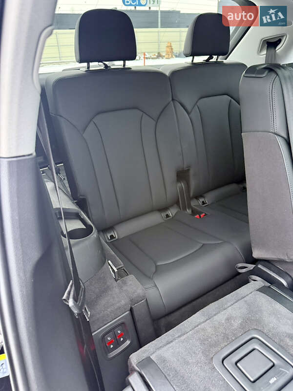 Позашляховик / Кросовер Audi Q7 2020 в Києві