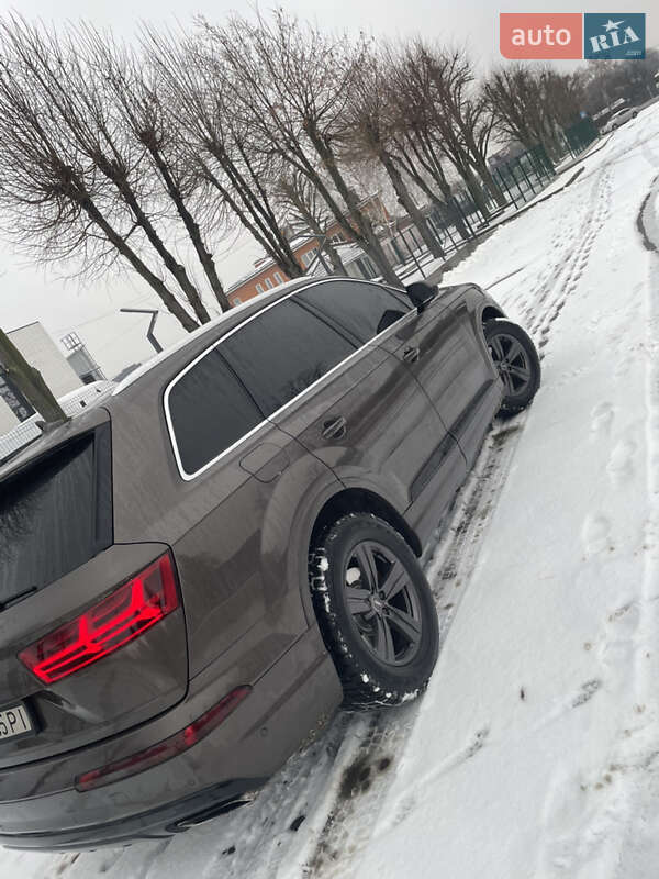 Audi Q7 2016