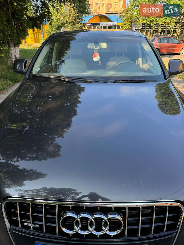Позашляховик / Кросовер Audi Q7 2010 в Ужгороді