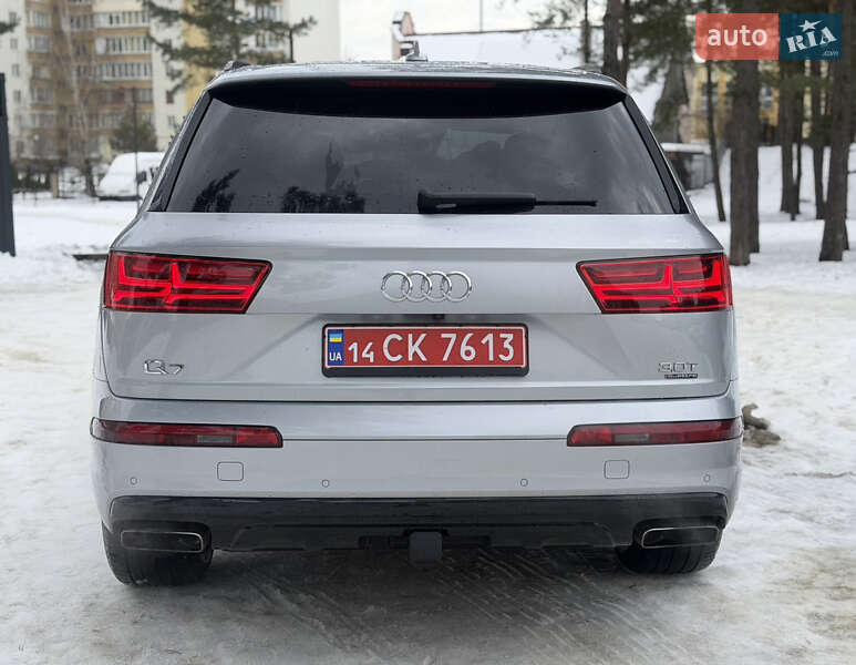 Позашляховик / Кросовер Audi Q7 2017 в Новояворівську