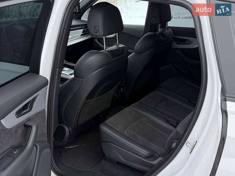 Позашляховик / Кросовер Audi Q7 2020 в Хмельницькому