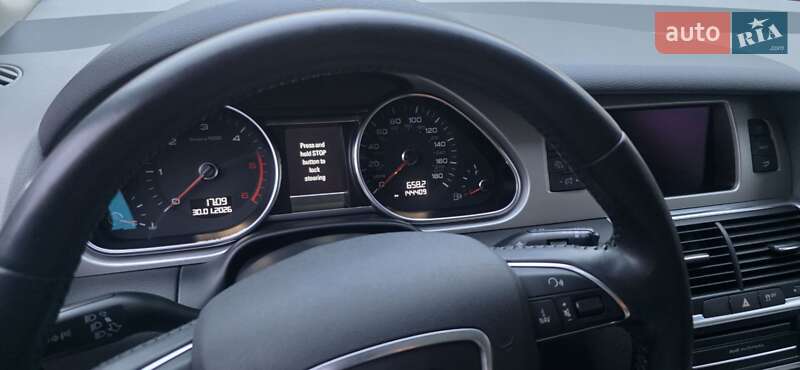 Позашляховик / Кросовер Audi Q7 2015 в Ужгороді