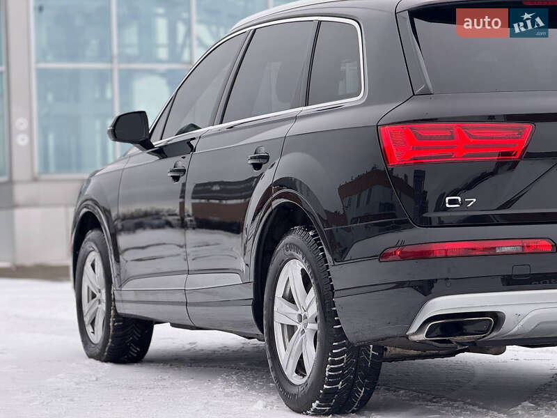 Внедорожник / Кроссовер Audi Q7 2017 в Киеве
