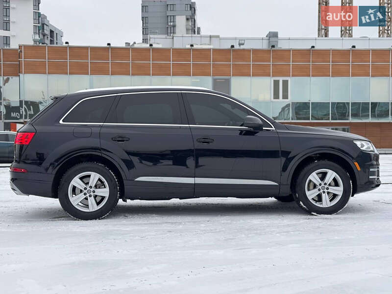 Внедорожник / Кроссовер Audi Q7 2017 в Киеве