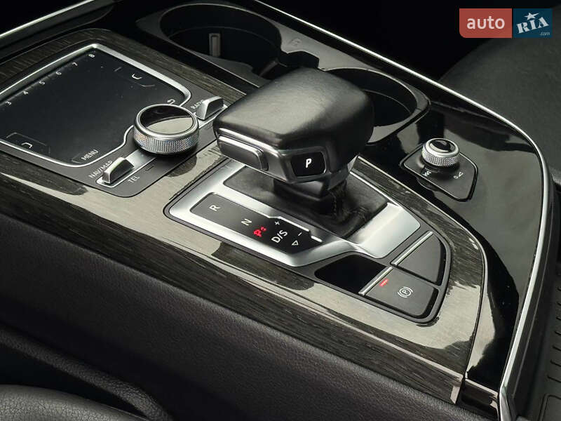 Внедорожник / Кроссовер Audi Q7 2017 в Киеве