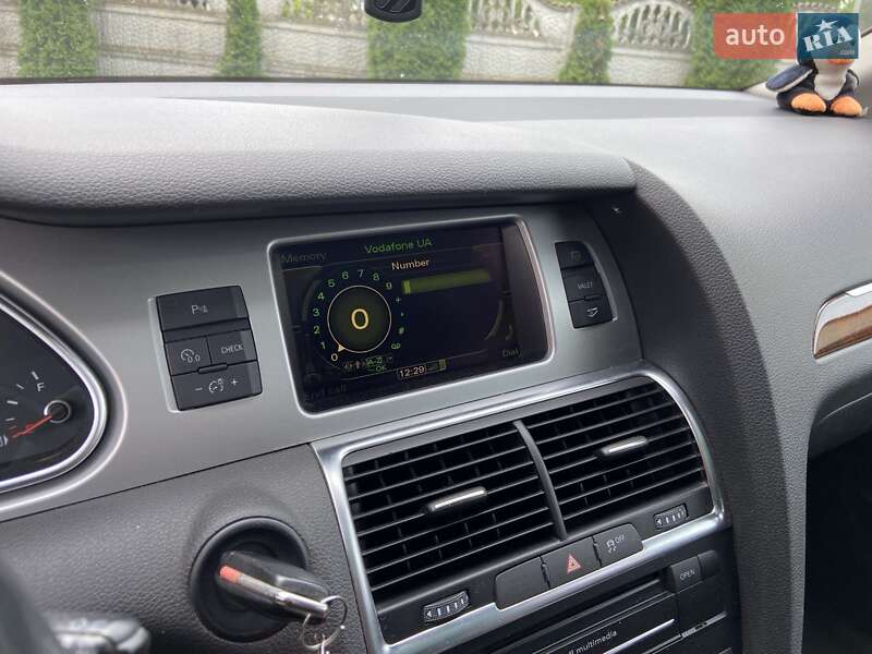 Позашляховик / Кросовер Audi Q7 2010 в Тлумачі