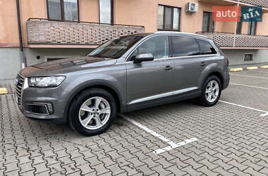 Внедорожник / Кроссовер Audi Q7 2016 в Ужгороде