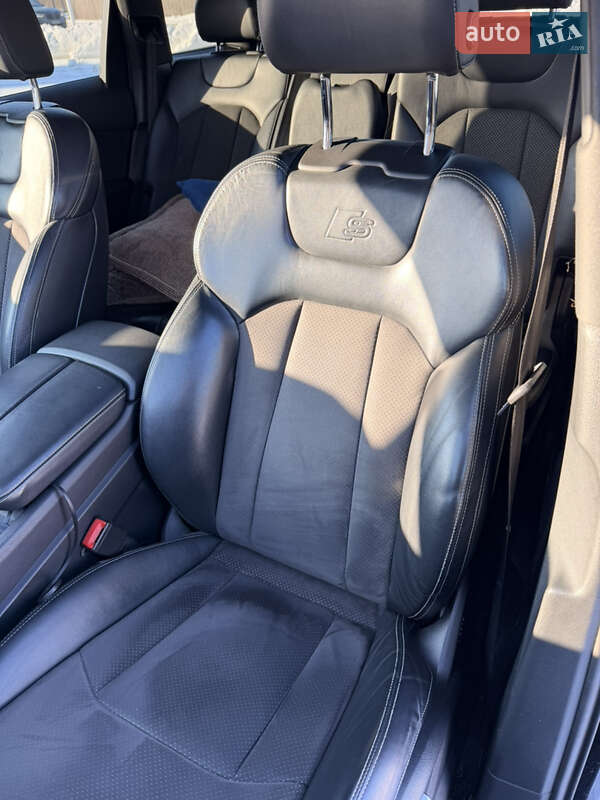 Позашляховик / Кросовер Audi Q7 2016 в Києві