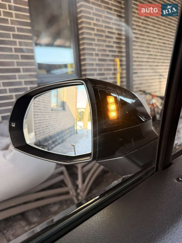 Позашляховик / Кросовер Audi Q7 2016 в Києві