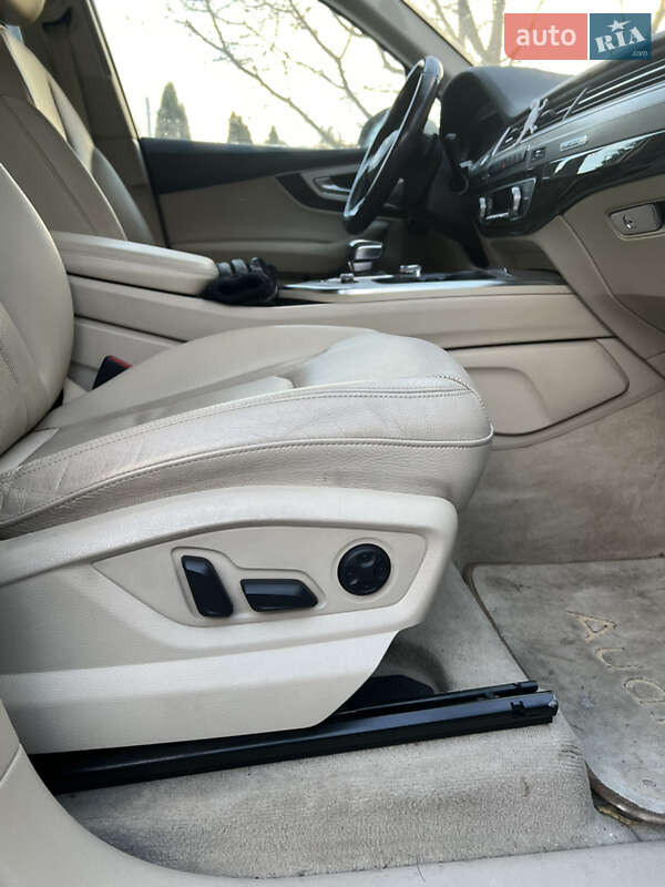 Позашляховик / Кросовер Audi Q7 2016 в Дніпрі