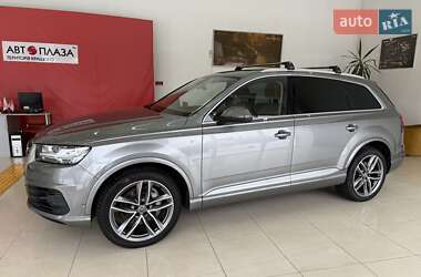 Позашляховик / Кросовер Audi Q7 2016 в Чернівцях