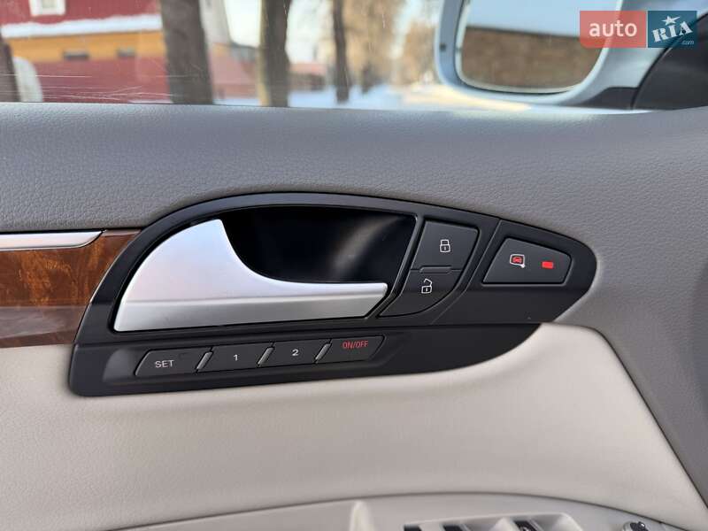 Внедорожник / Кроссовер Audi Q7 2014 в Киеве