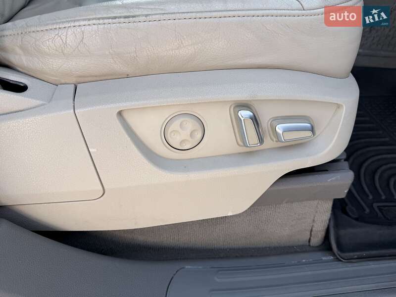 Внедорожник / Кроссовер Audi Q7 2014 в Киеве