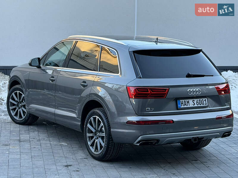 Внедорожник / Кроссовер Audi Q7 2015 в Ровно