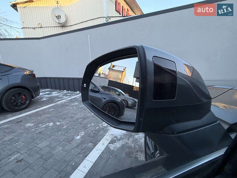 Внедорожник / Кроссовер Audi Q7 2015 в Ровно