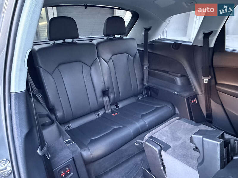 Внедорожник / Кроссовер Audi Q7 2015 в Ровно